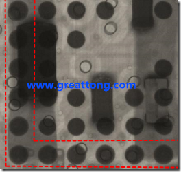 BGA錫球尺寸小于0.4mm，采用降低BGA內(nèi)圍襲球的錫膏量所得到X-Ray，稍微留意一下可以發(fā)現(xiàn)最外圈的錫量(圓的直徑)比其他內(nèi)圍的錫球上的錫量來得多一點點。也就是外圈的黑色圓形直徑比內(nèi)圈的圓形來得大一點點。