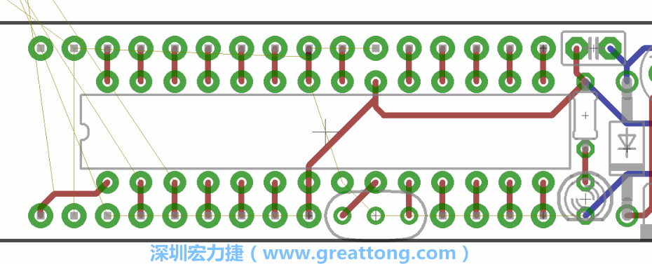 諧振器應(yīng)擺放在ATmega微控制器的針腳8、9和10旁邊，在共鳴器和微控制器中間的高頻信號(hào)線應(yīng)該要愈短愈好，此外，其它的信號(hào)線應(yīng)該要遠(yuǎn)離這個(gè)區(qū)域且配置在諧振器的下方，這樣做是為了防止不必要的無(wú)線電波干擾。